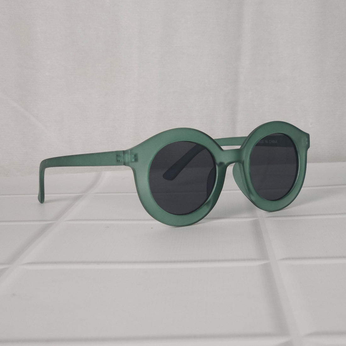 French Accent Round Sunglass