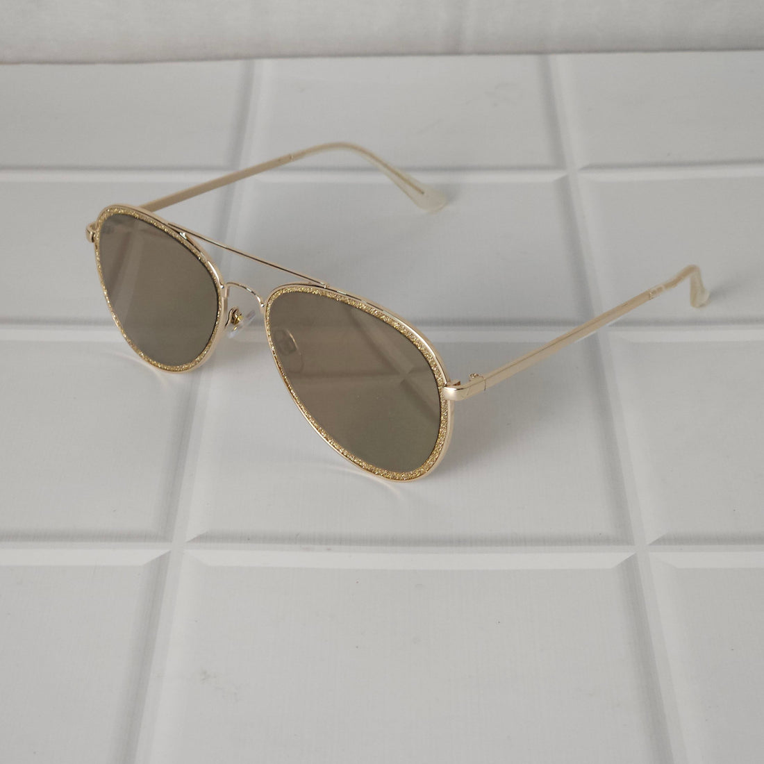 Phenomenal Gold Aviator Sunglass